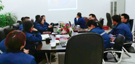 Our company holds a seminar on new cable chain